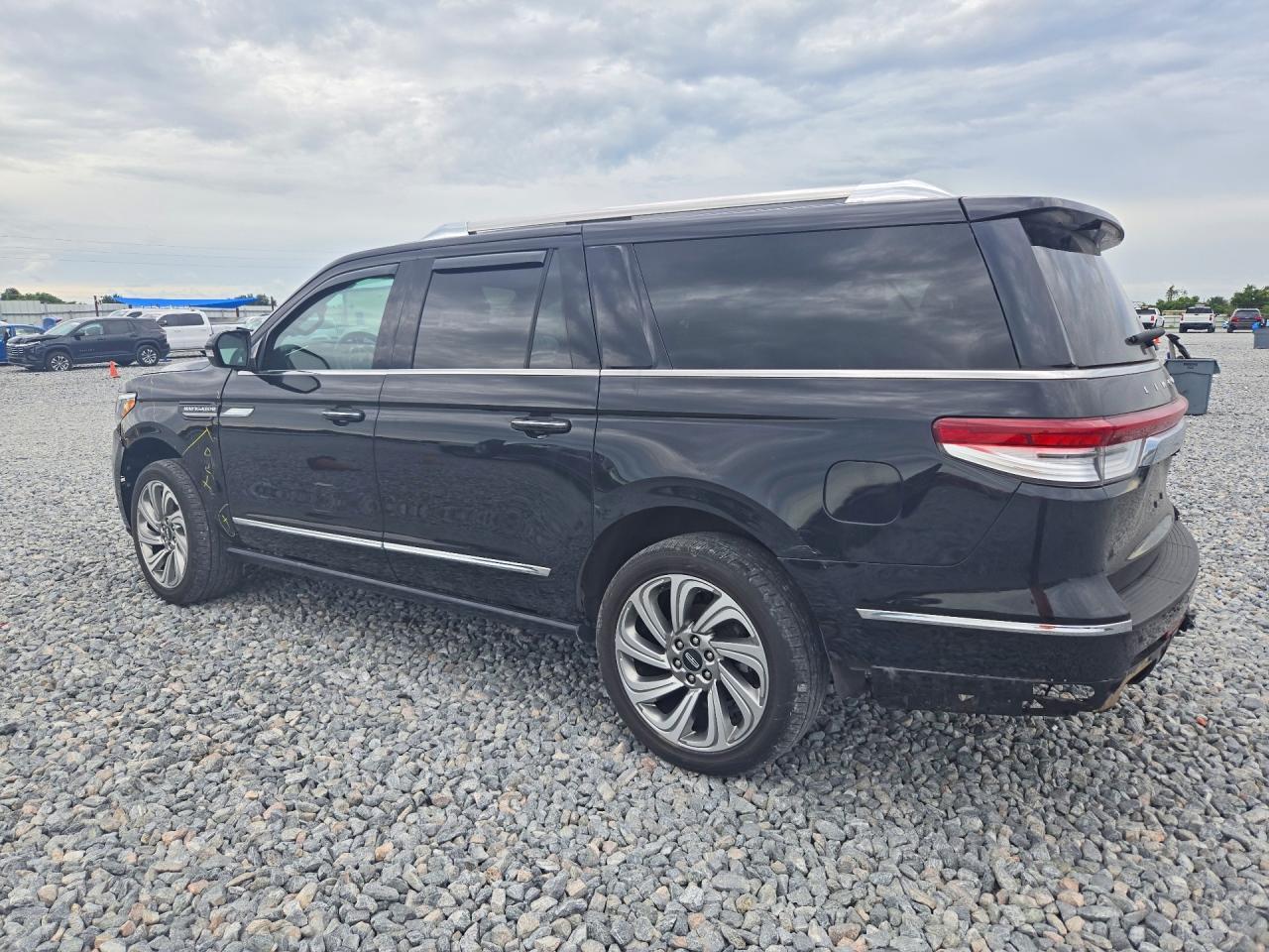 2024 Lincoln Navigator L - Фото 2