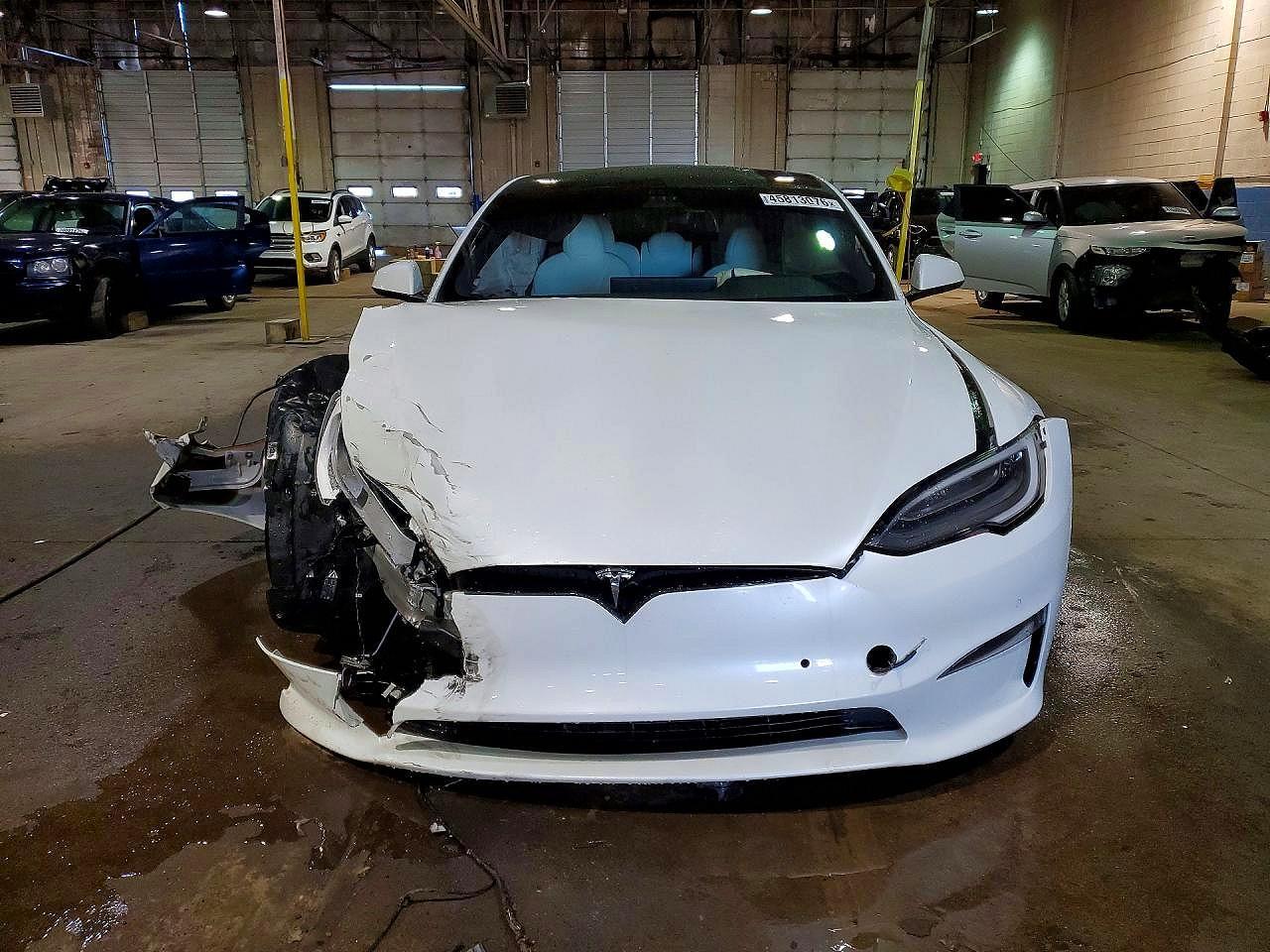 2022 Tesla Model S - Фото 5
