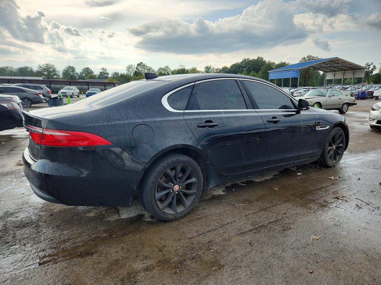 2017 Jaguar Xf Premium - Фото 3