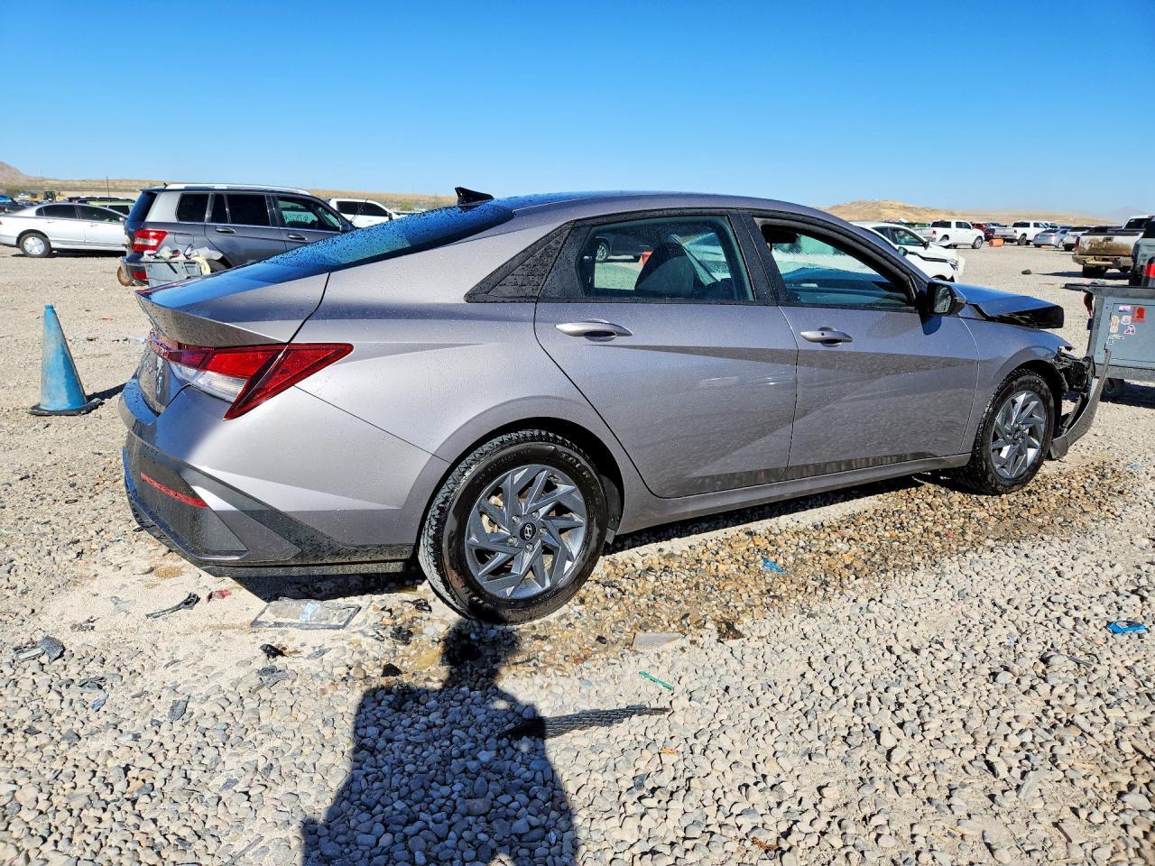 2024 Hyundai Elantra Sel - Image 3