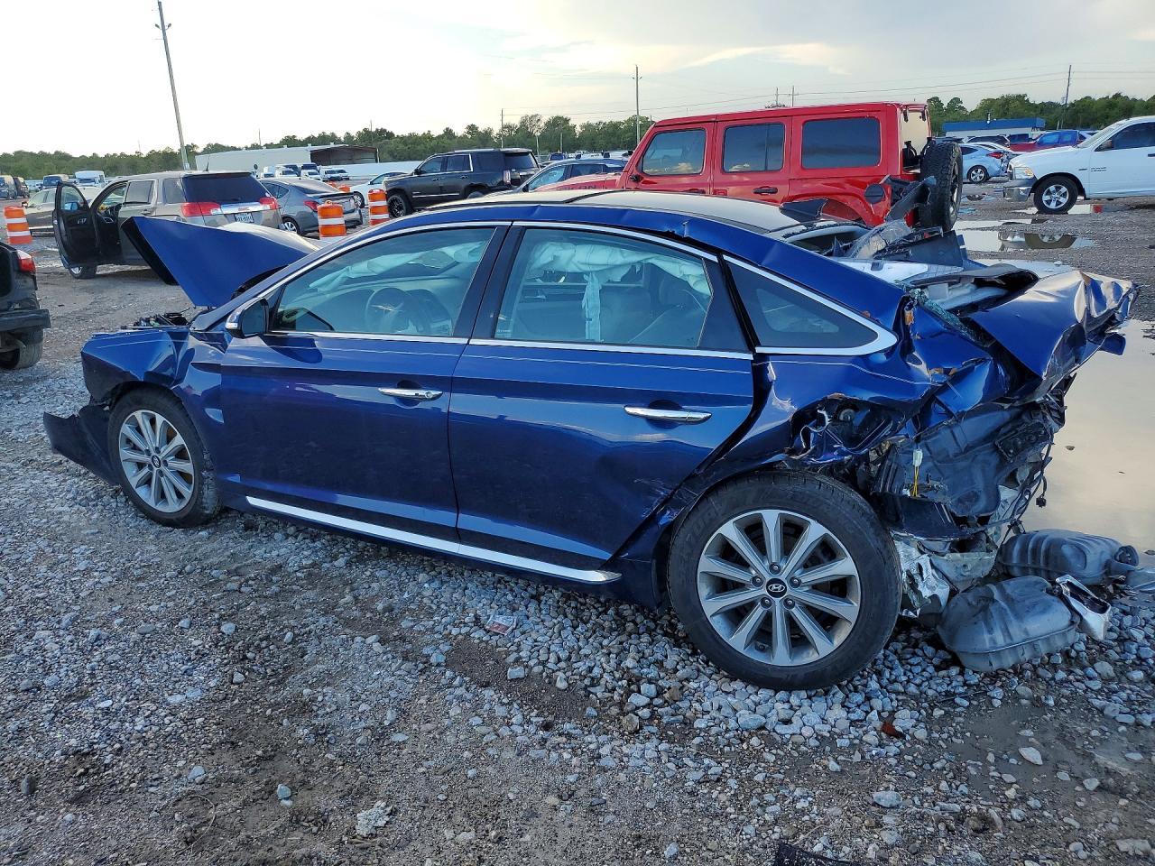 2016 Hyundai Sonata Limited - Image 2