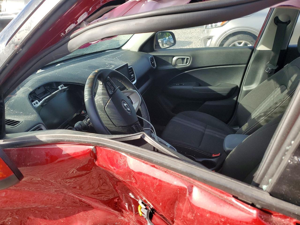 2025 Hyundai Venue Sel - Image 7