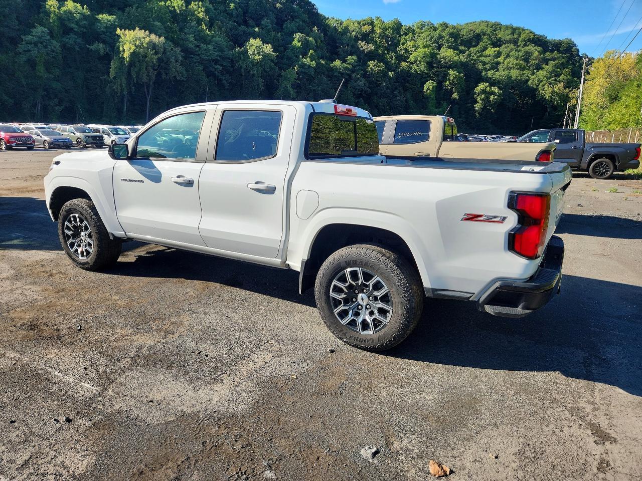 2024 Chevrolet Colorado Z71 - Image 2