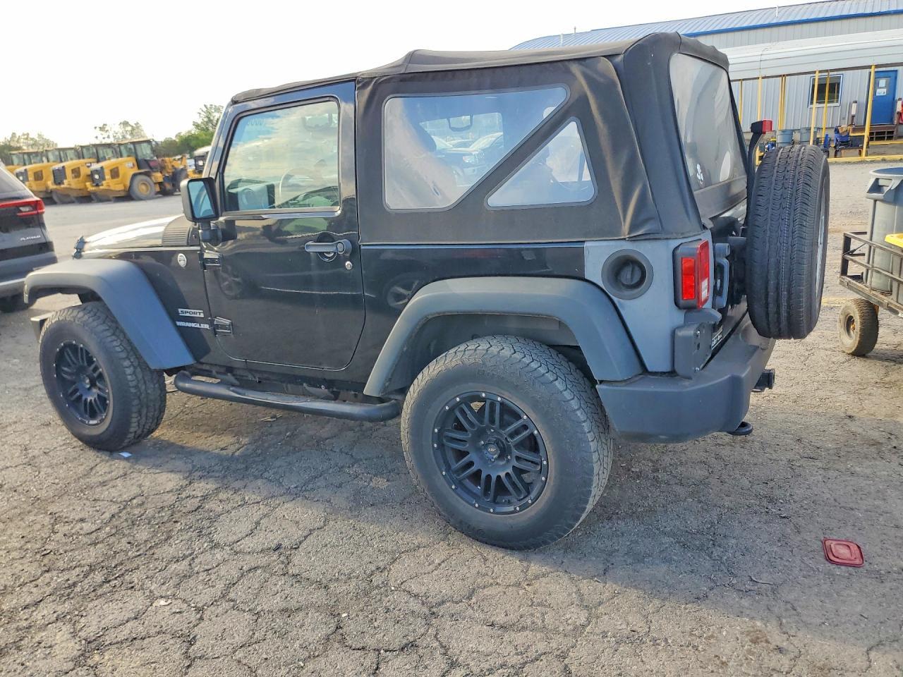 2013 Jeep Wrangler Sport - Фото 2