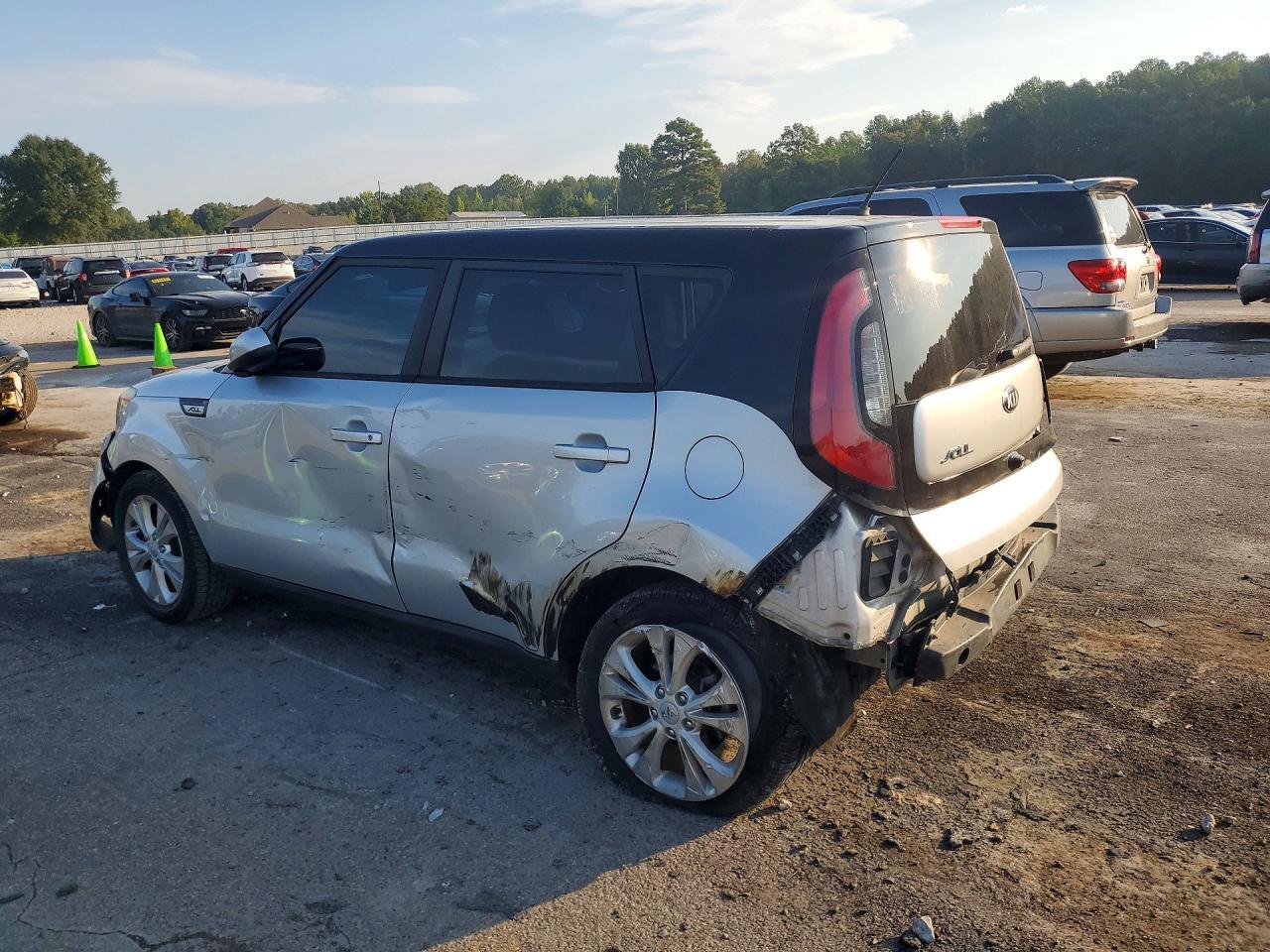 2016 Kia Soul + - Image 2