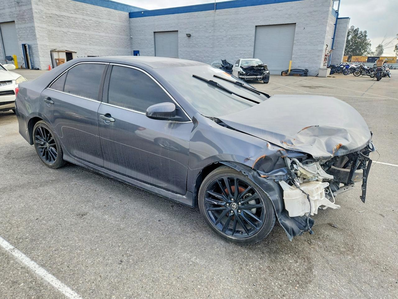 2012 Toyota Camry Se - Image 4