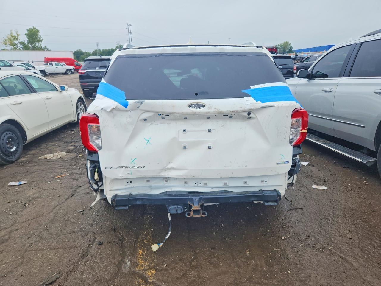 2020 Ford Explorer Platinum - Image 6