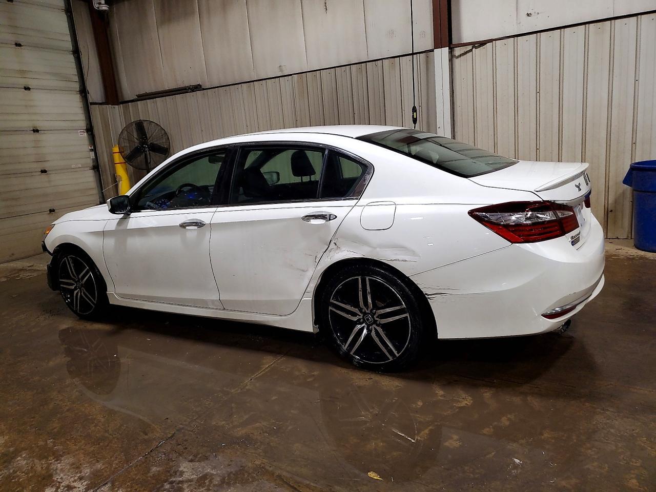 2017 Honda Accord Sport - Image 2