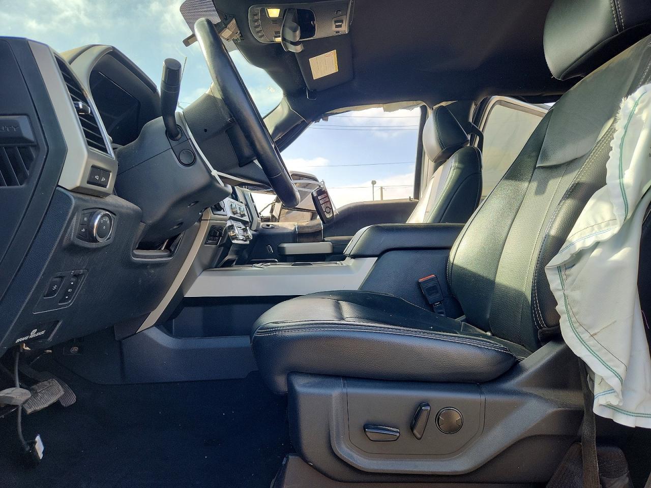 2022 Ford F250 Super Duty - Фото 7