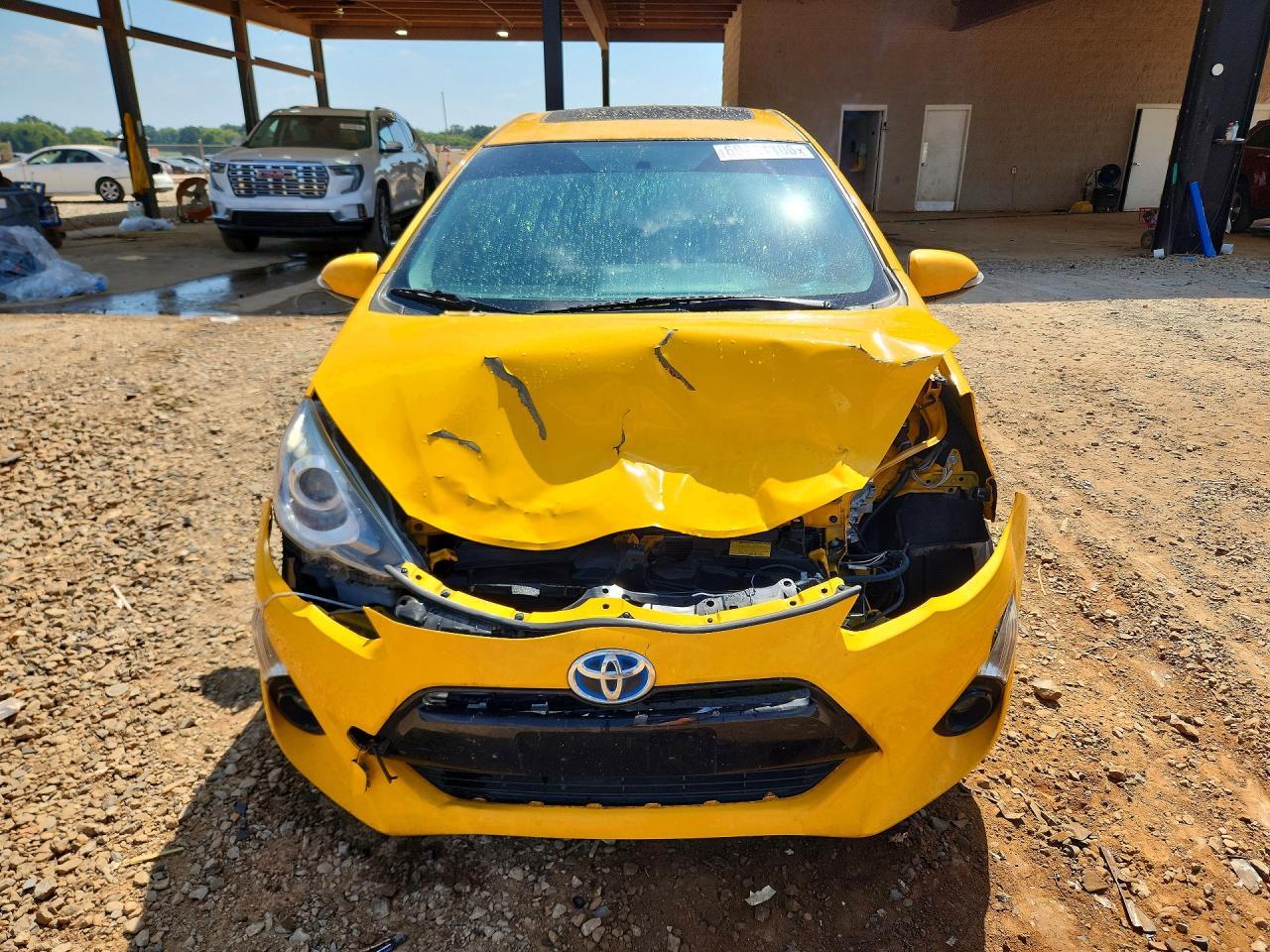 2015 Toyota Prius C Four - Image 5