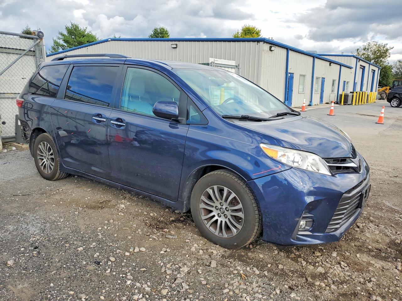 2019 Toyota Sienna Xle Premium 8-Passenger - Фото 4