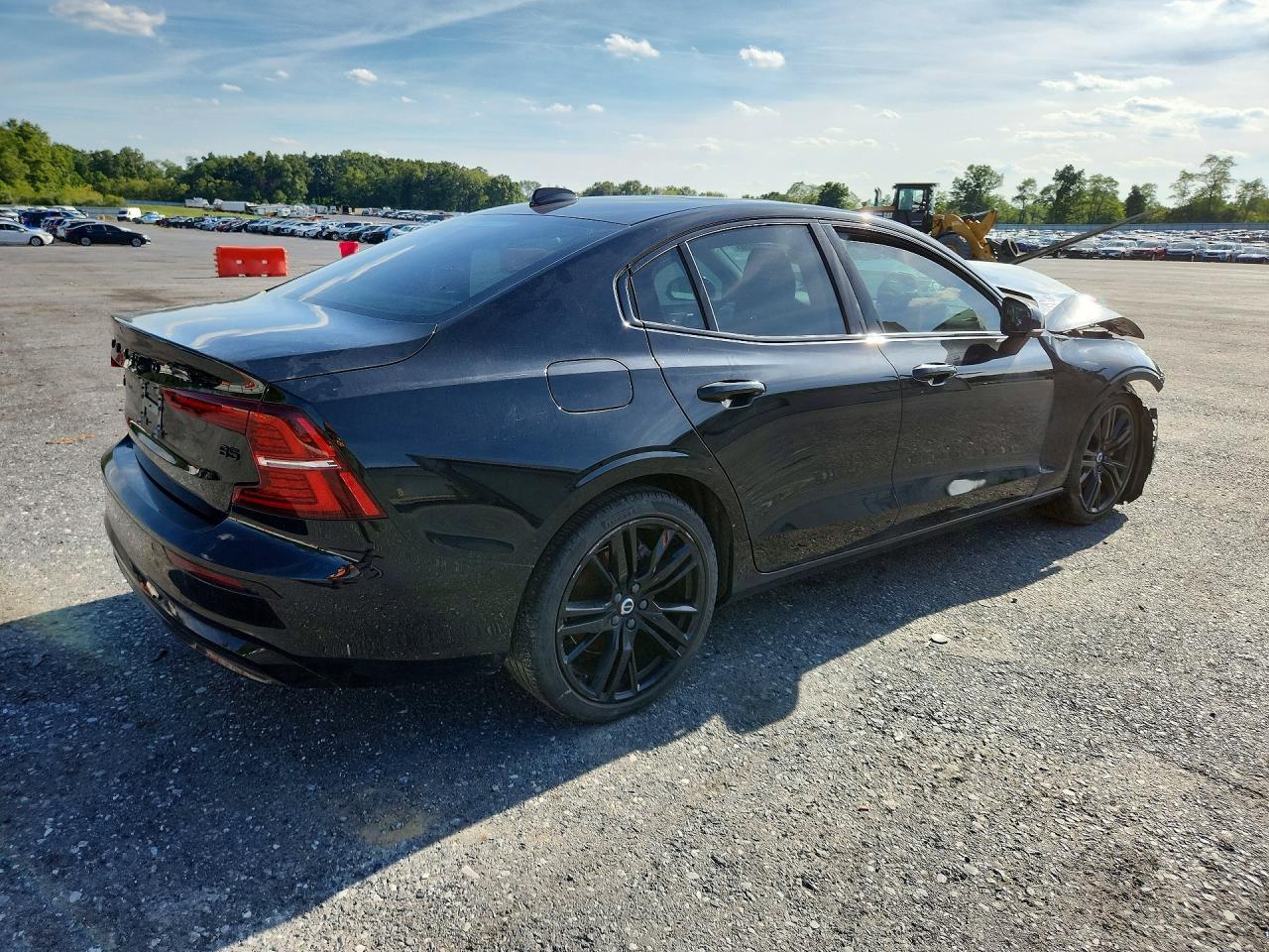2023 Volvo S60 Plus - Image 3