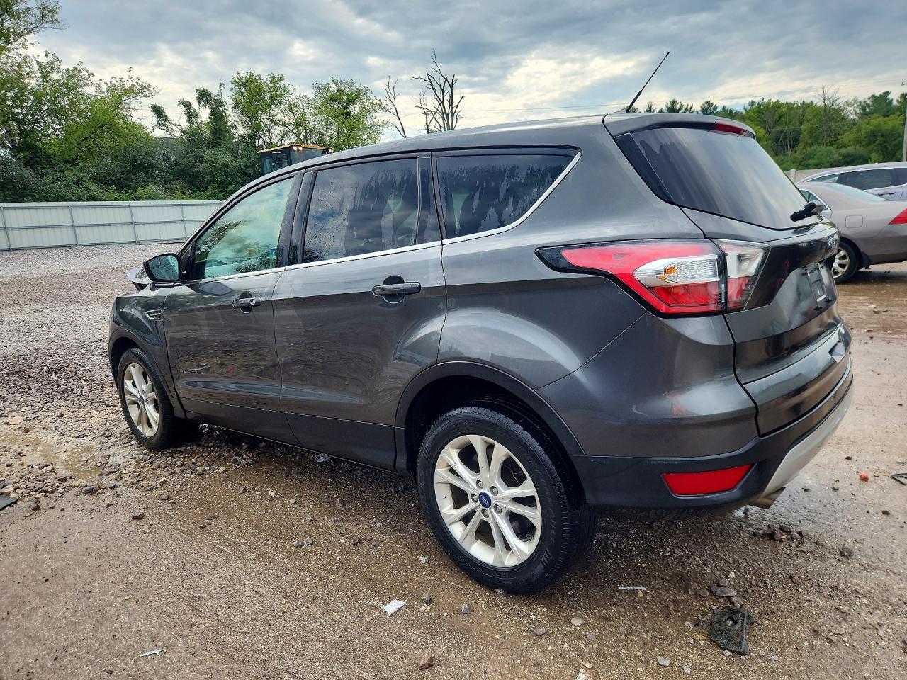 2017 Ford Escape Se - Фото 2