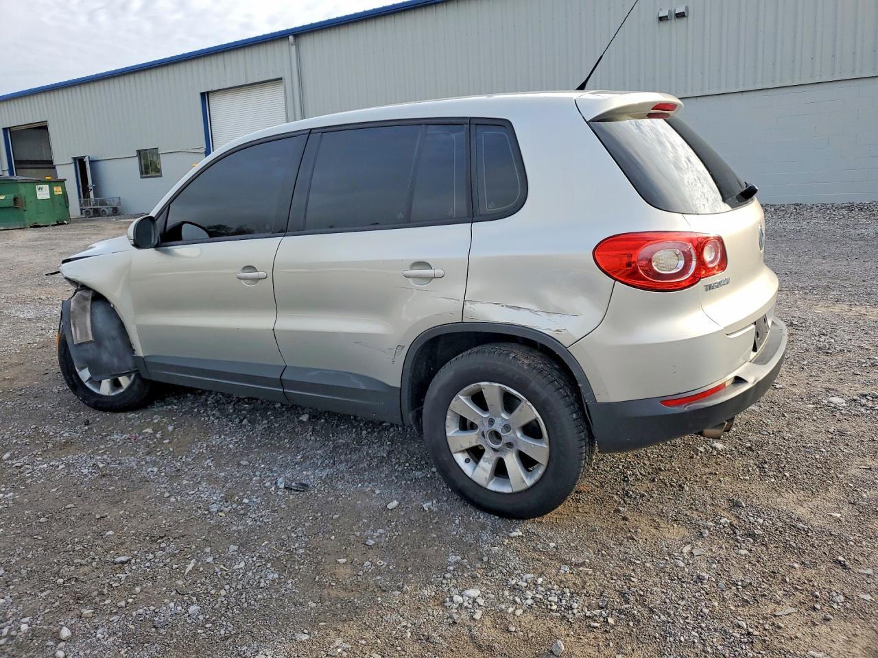 2010 Volkswagen Tiguan S - Image 2