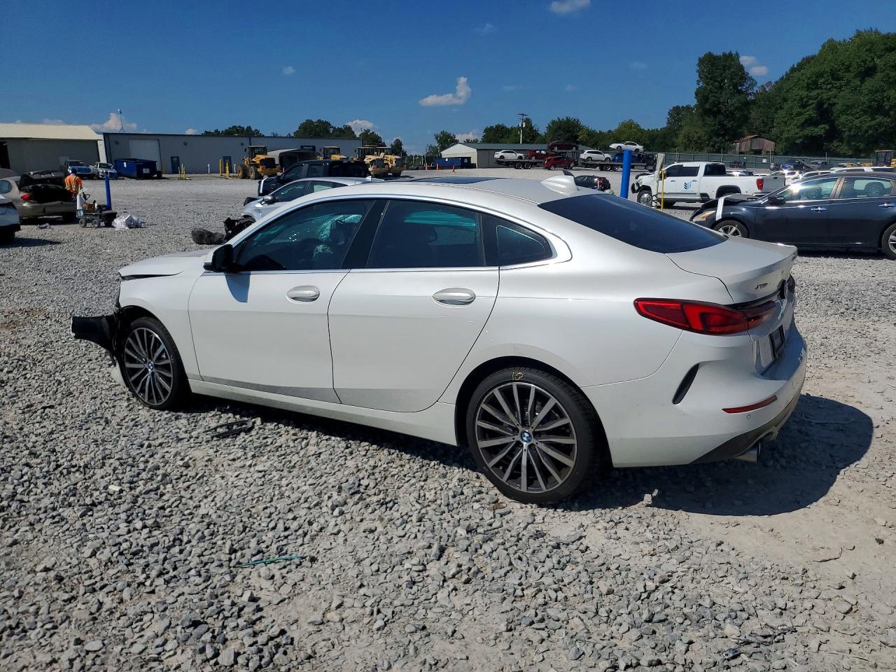 2021 BMW 228Xi - Фото 2