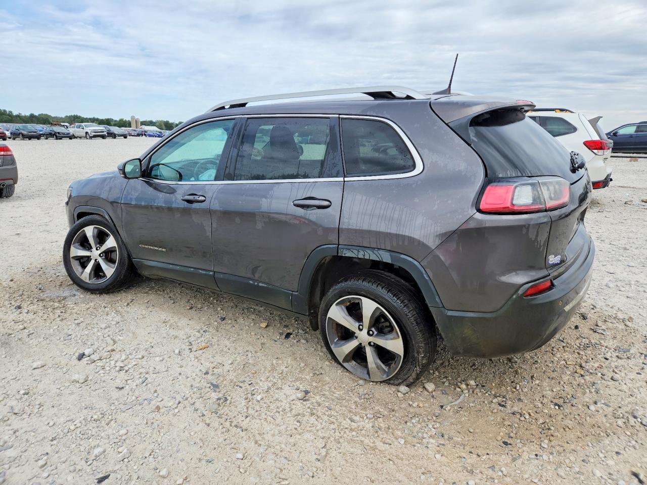 2019 Jeep Cherokee Limited - Image 2