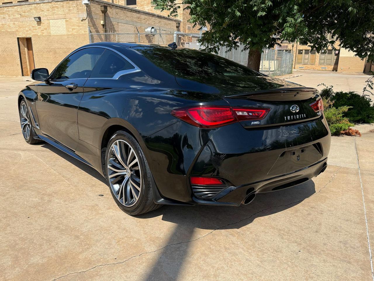 2018 Infiniti Q60 3.0T Luxe - Image 3
