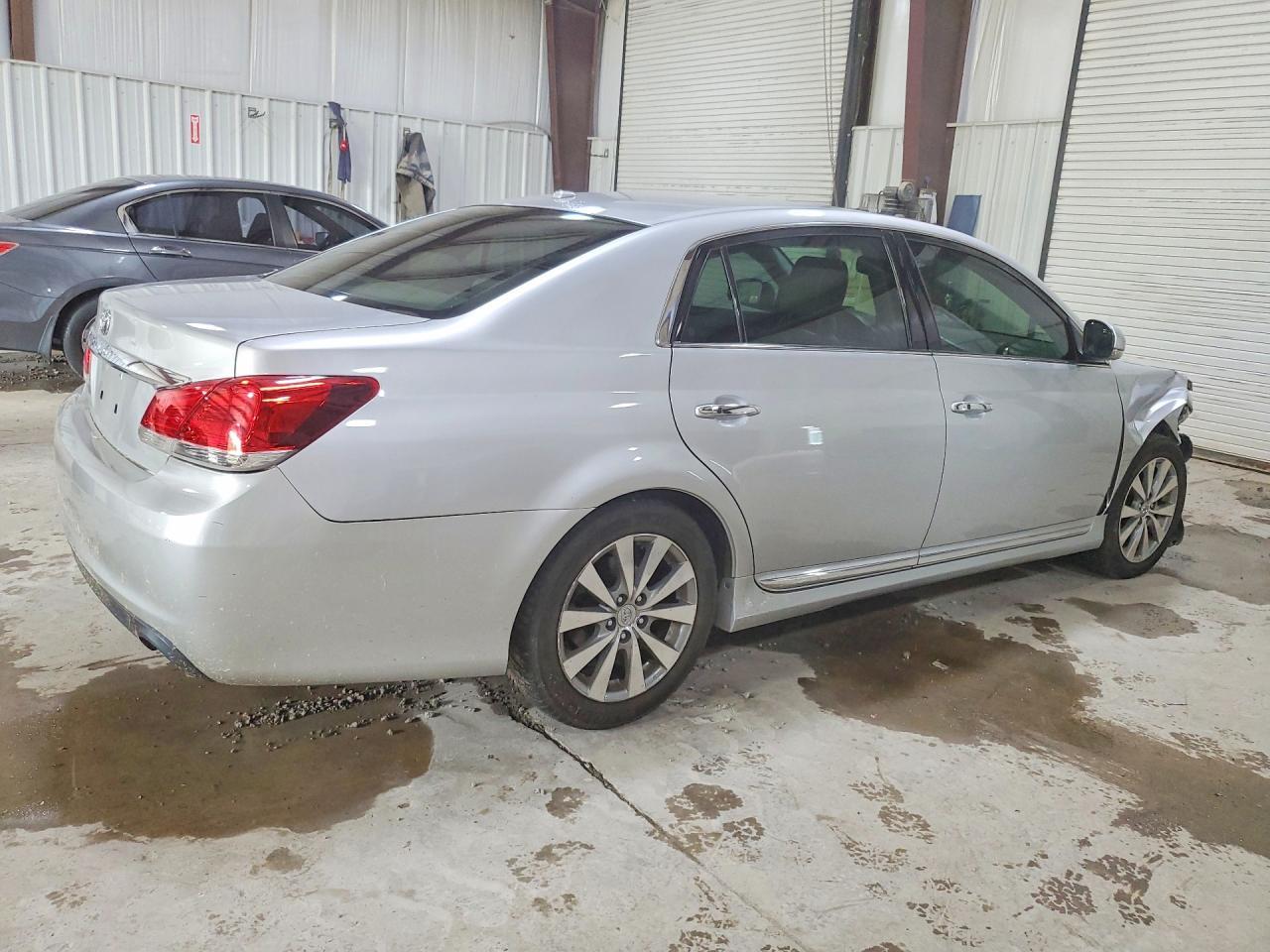2012 Toyota Avalon Limited - Фото 3