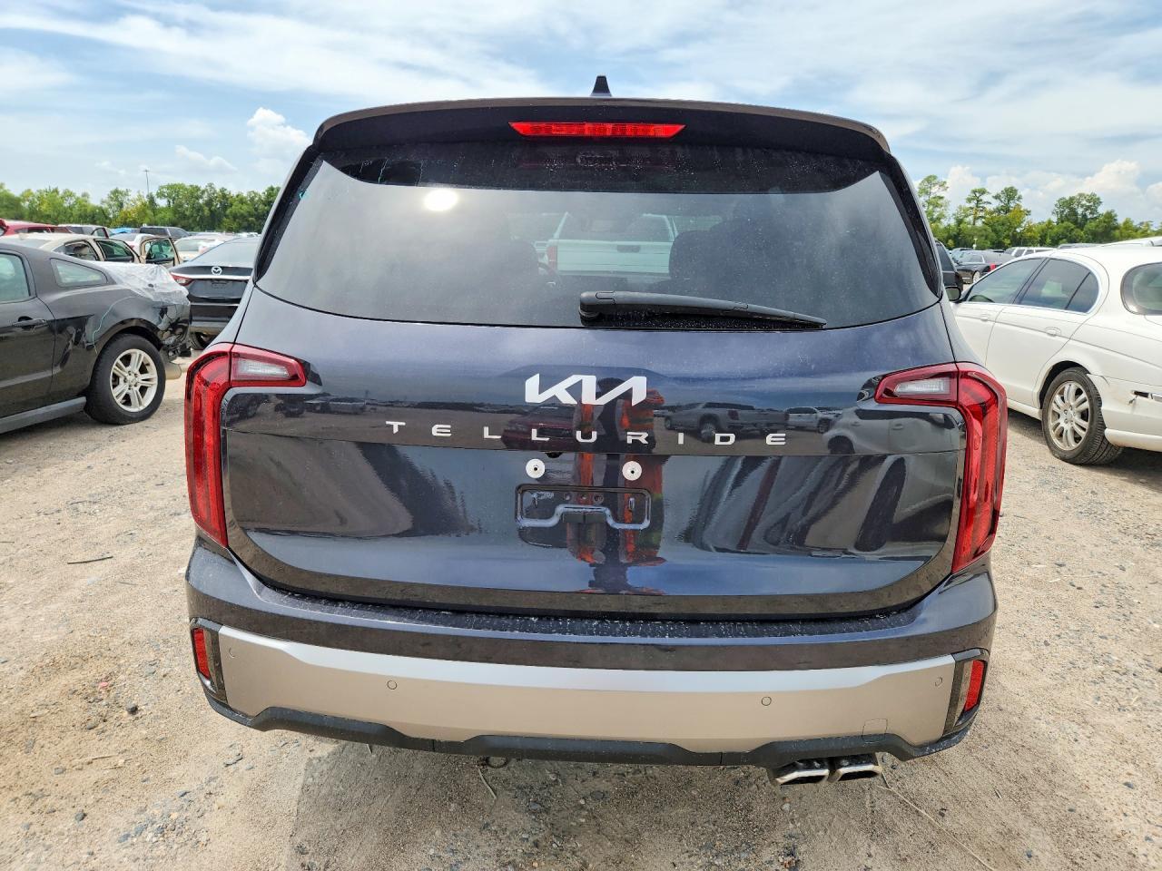 2025 Kia Telluride S - Image 6