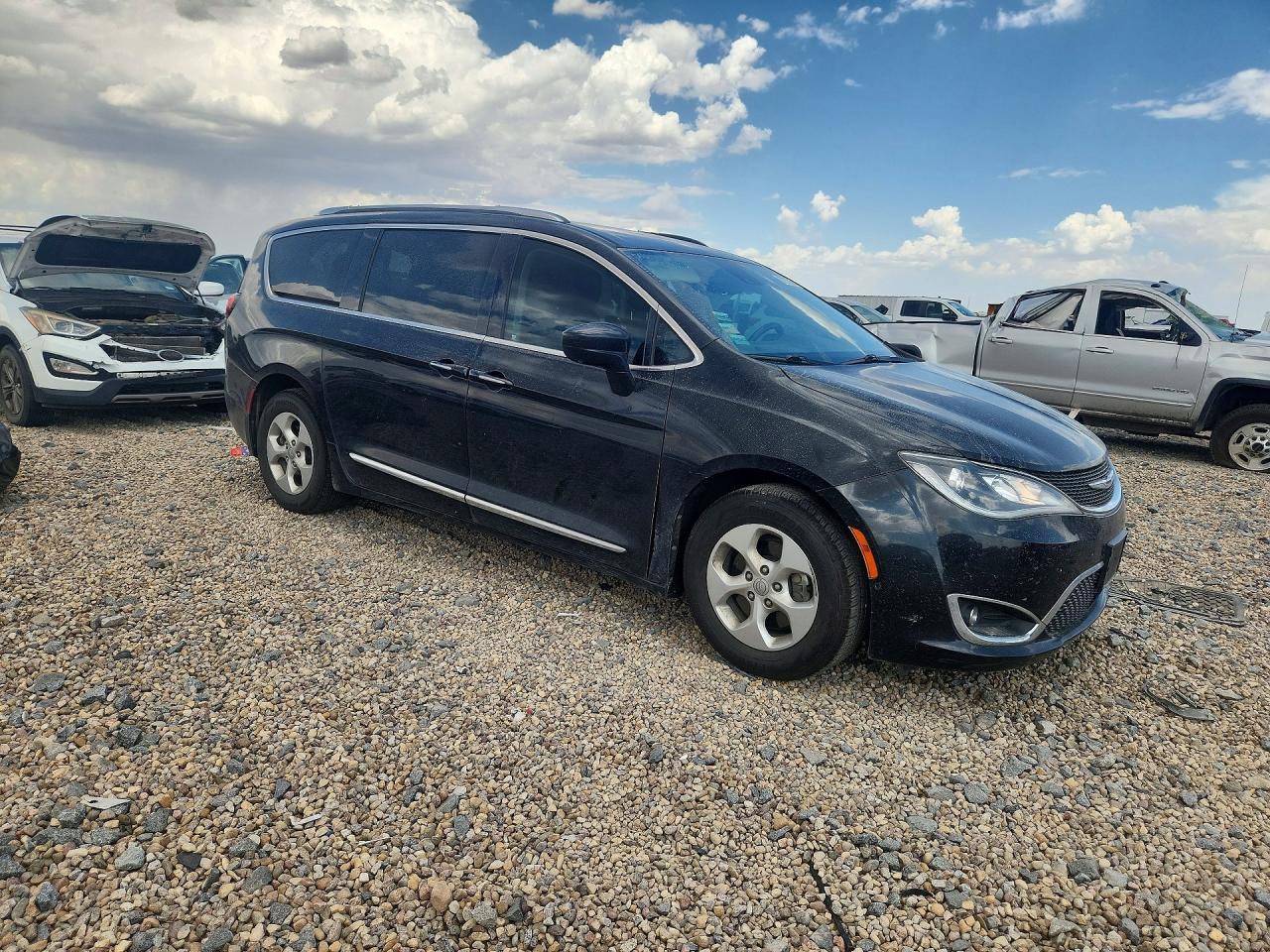2017 Chrysler Pacifica Touring L Plus - Image 4