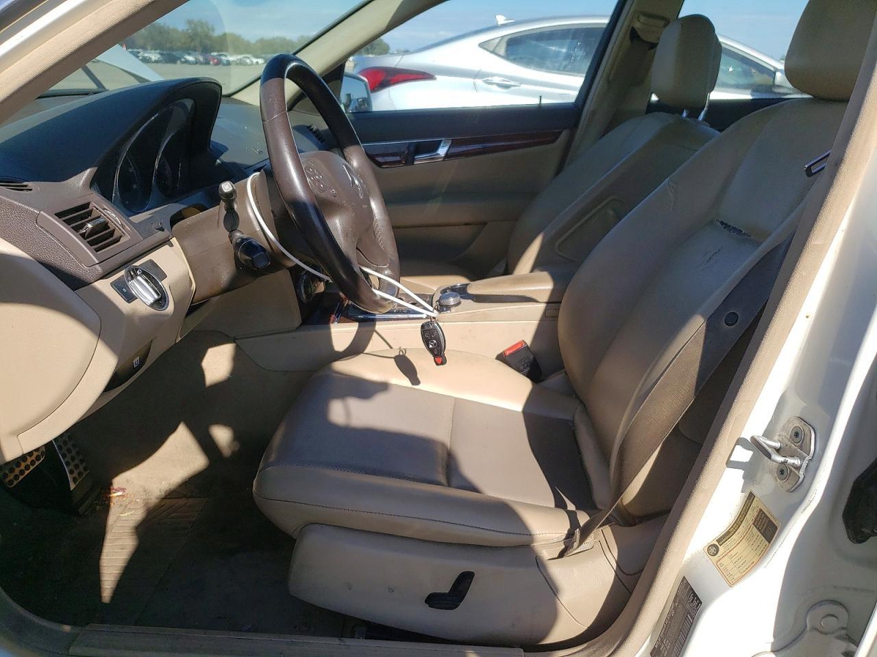 2011 Mercedes-Benz C 300 - Фото 7