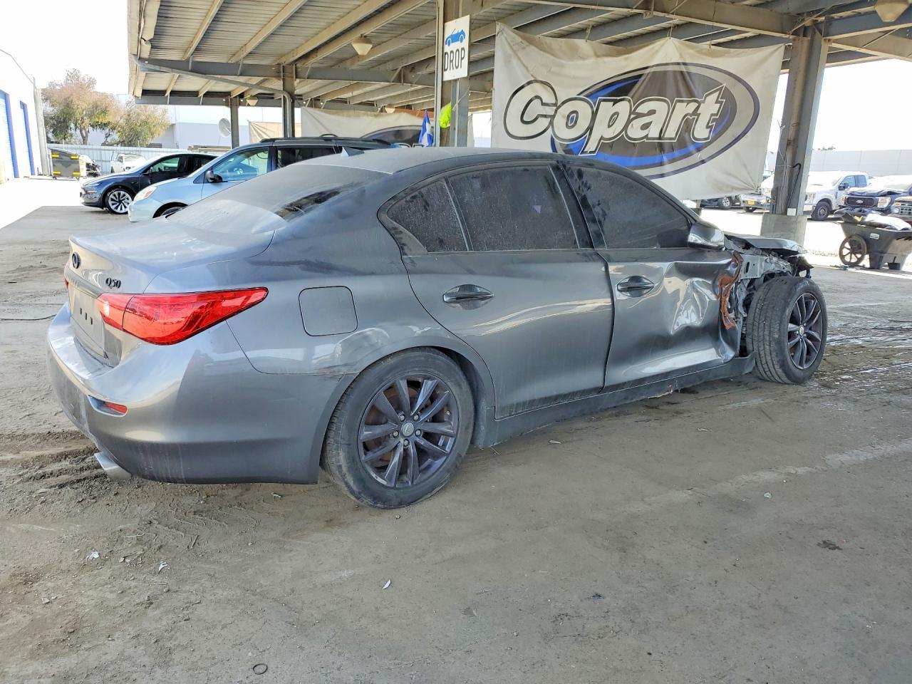 2016 Infiniti Q50 3.0T Premium - Image 3