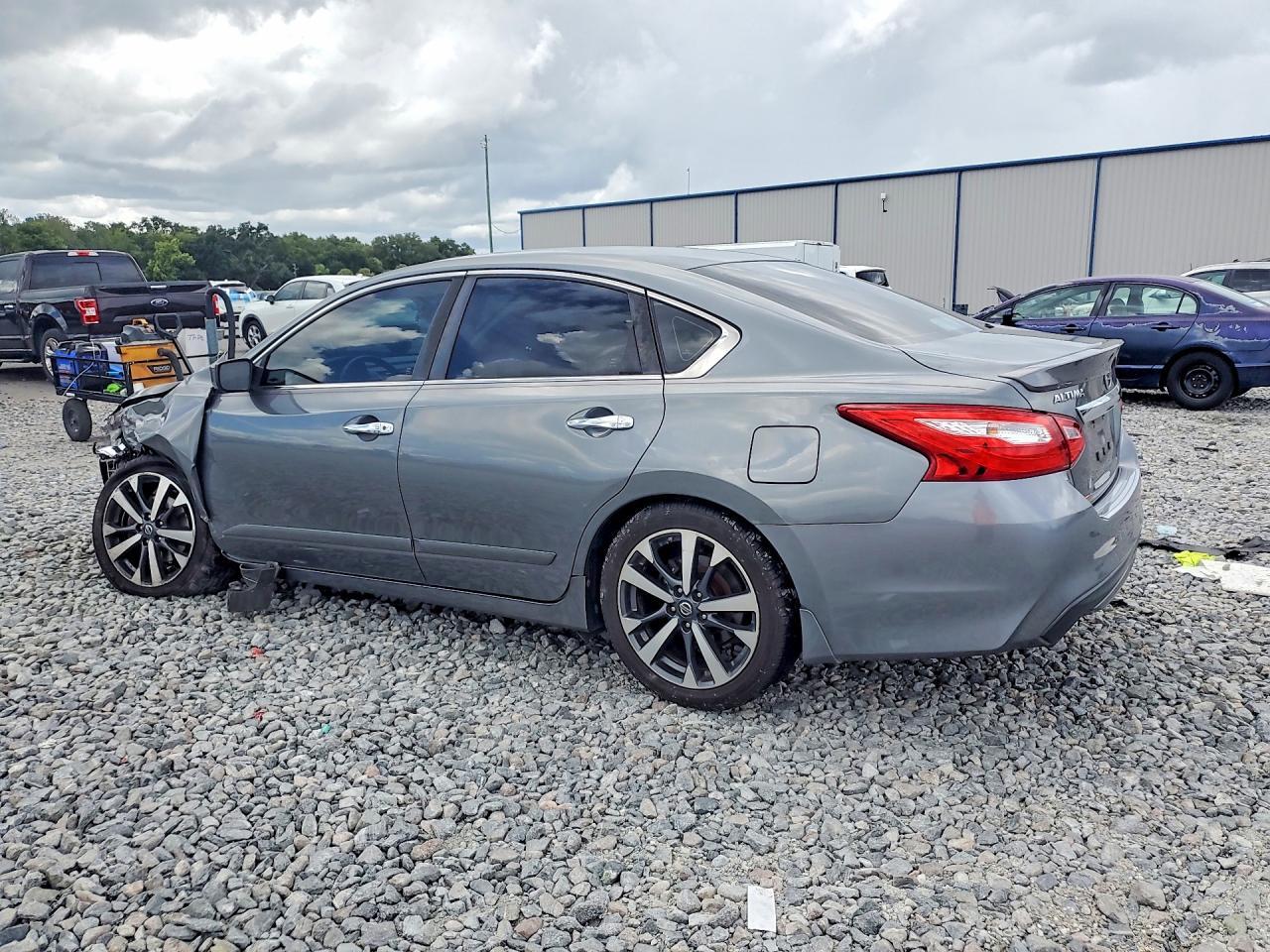 2016 Nissan Altima 2.5 Sr - Фото 2