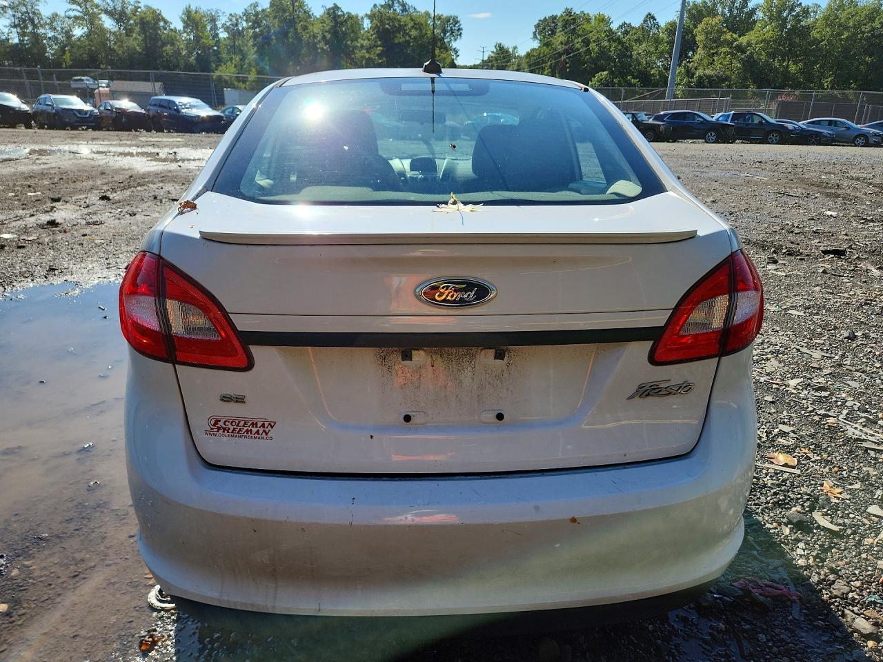 2013 Ford Fiesta Se - Фото 6