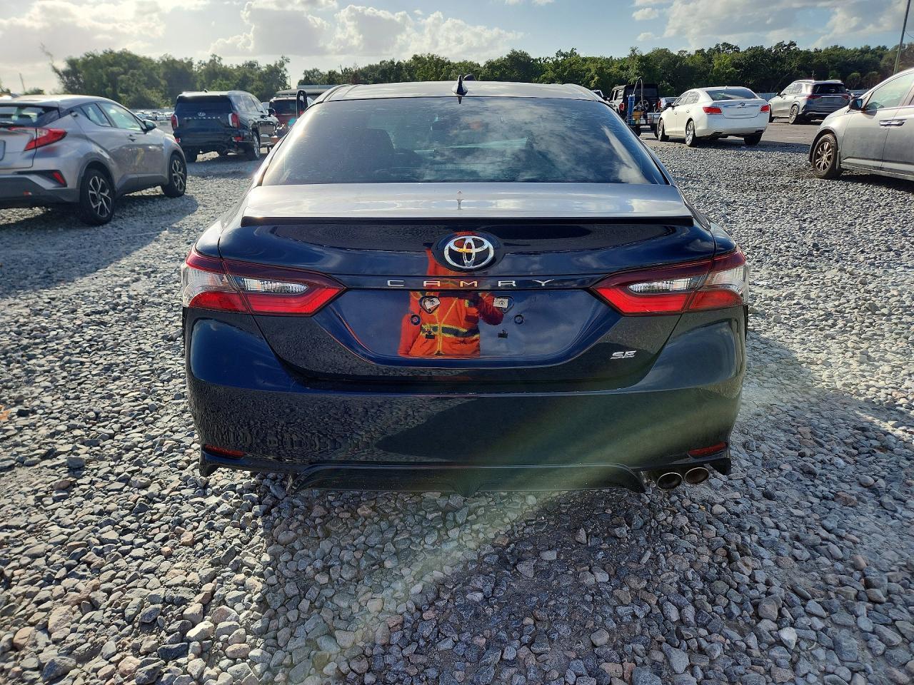 2022 Toyota Camry Se - Фото 6