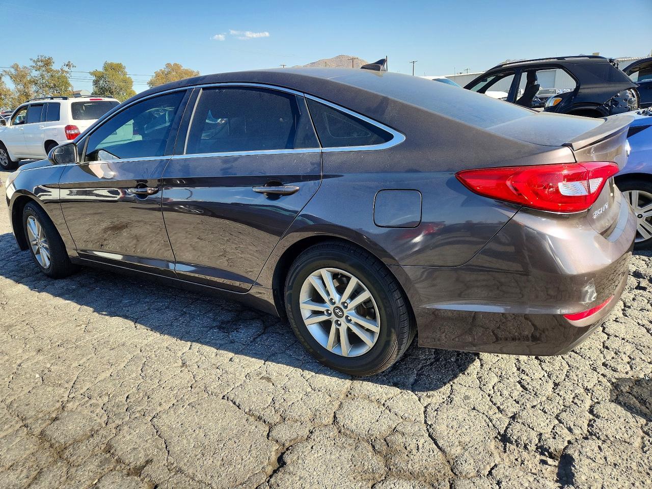 2017 Hyundai Sonata Se - Фото 2