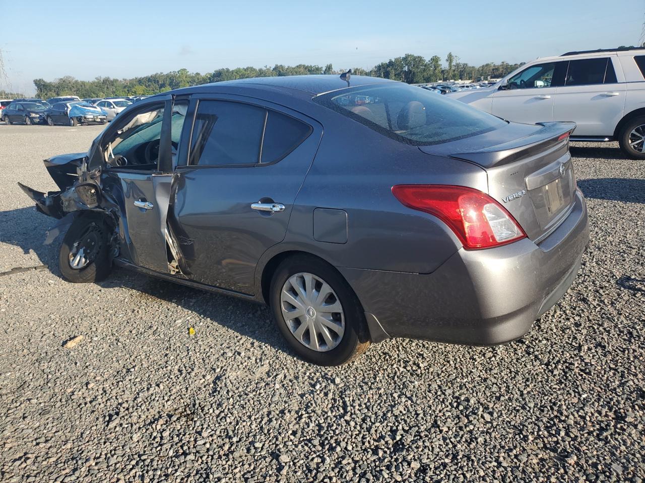 2017 Nissan Versa 1.6 Sv - Фото 2