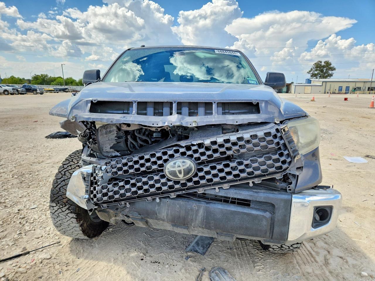 2018 Toyota Tundra Crewmax Sr5 - Image 5