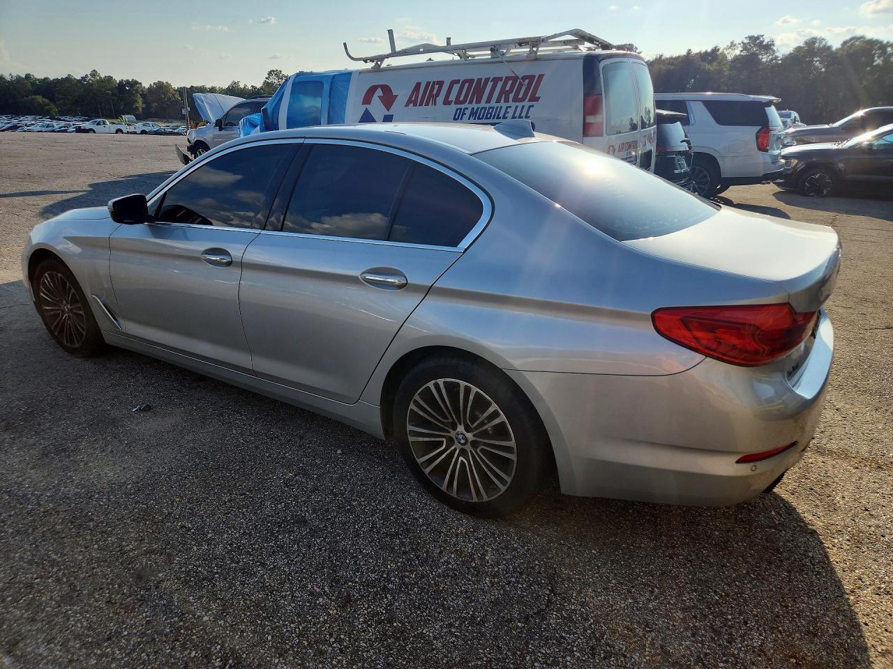 2018 BMW 530 I - Фото 2