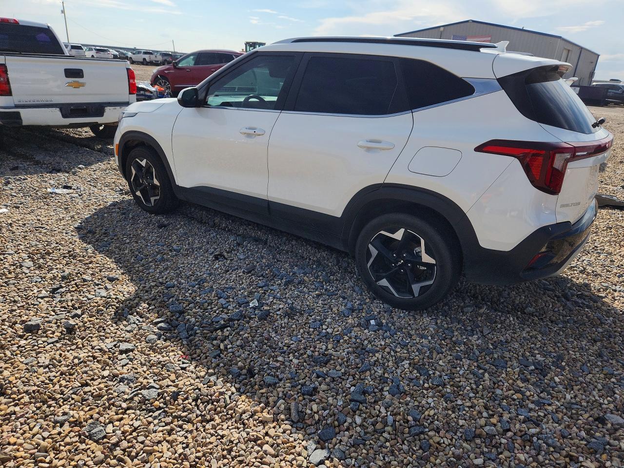 2024 Kia Seltos Ex - Image 2