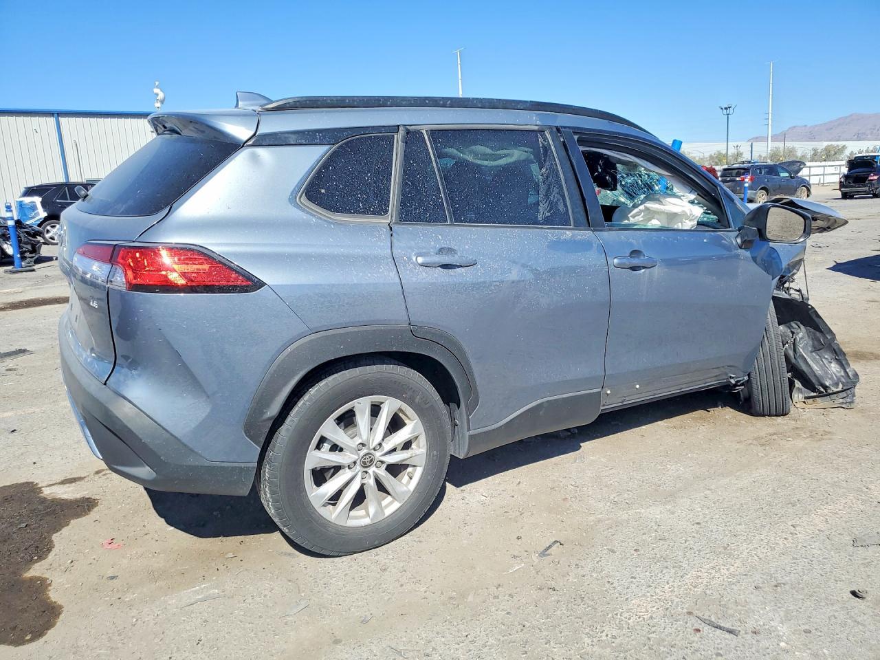 2023 Toyota Corolla Cross Le - Image 3
