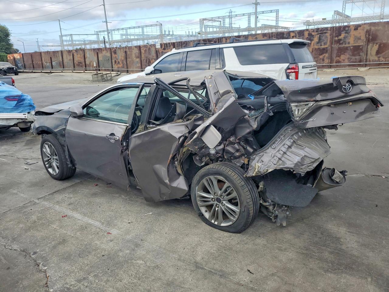 2017 Toyota Camry Se - Фото 2