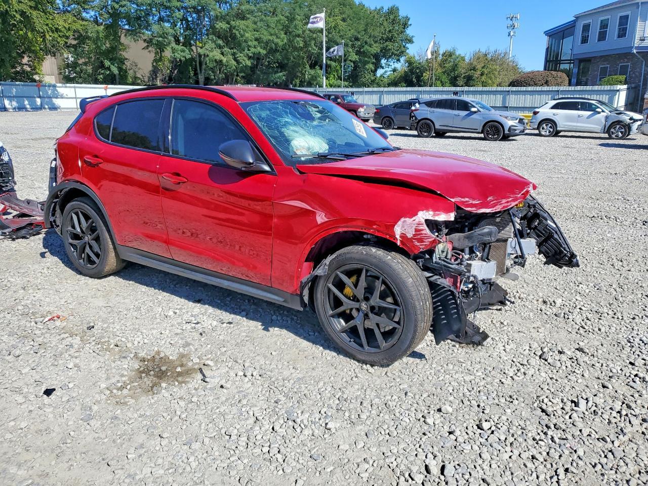 2020 Alfa Romeo Stelvio - Image 4