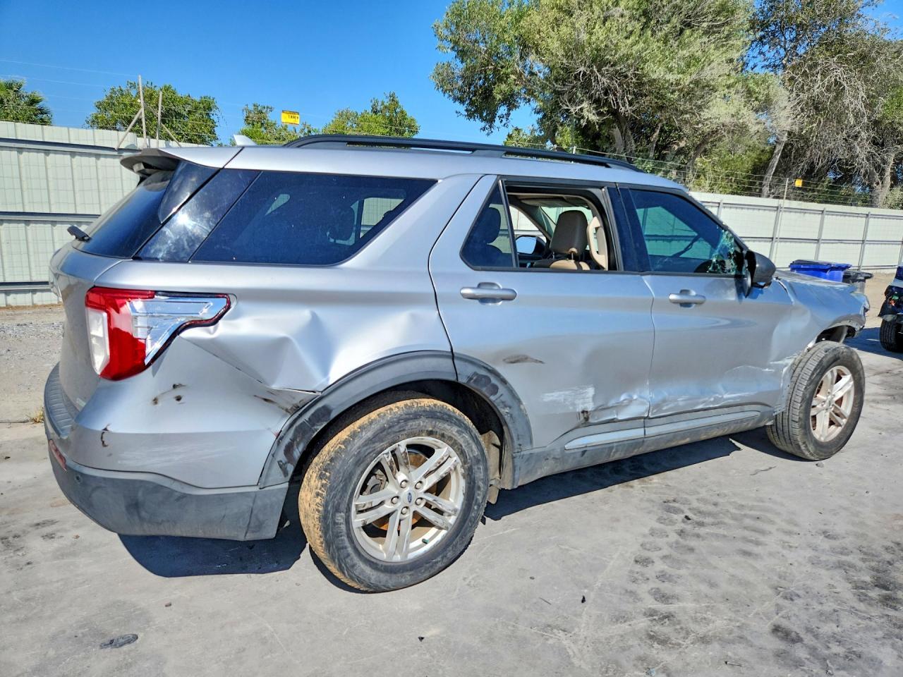2020 Ford Explorer Xlt - Фото 3