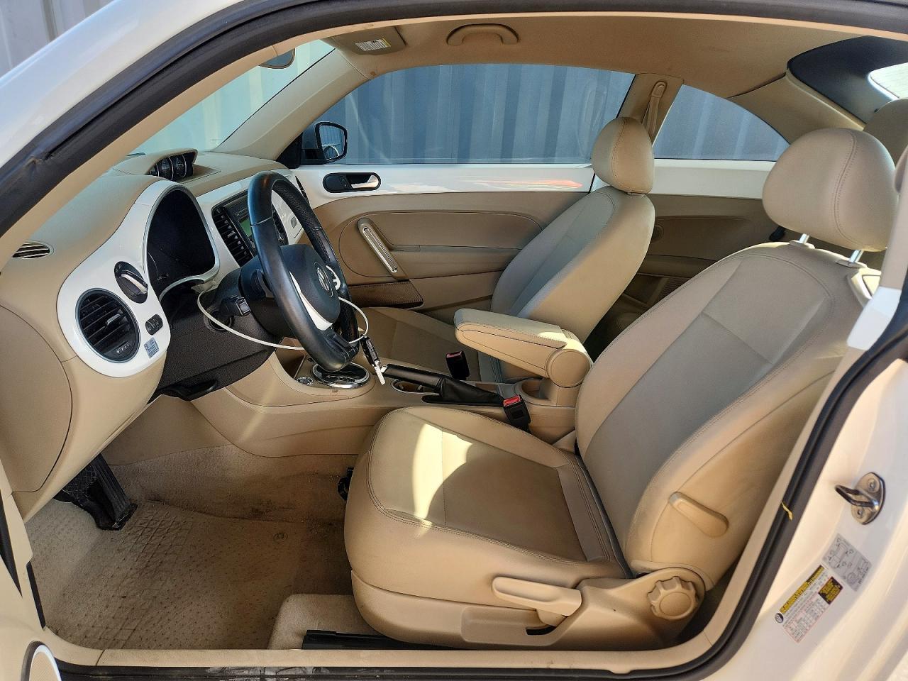 2013 Volkswagen Beetle - Фото 7