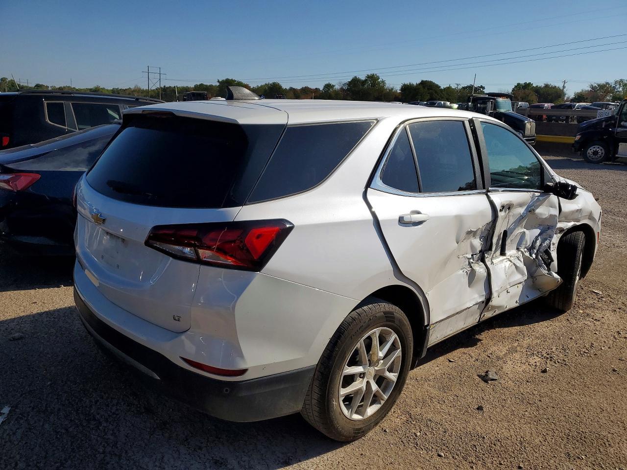 2022 Chevrolet Equinox Lt - Image 3