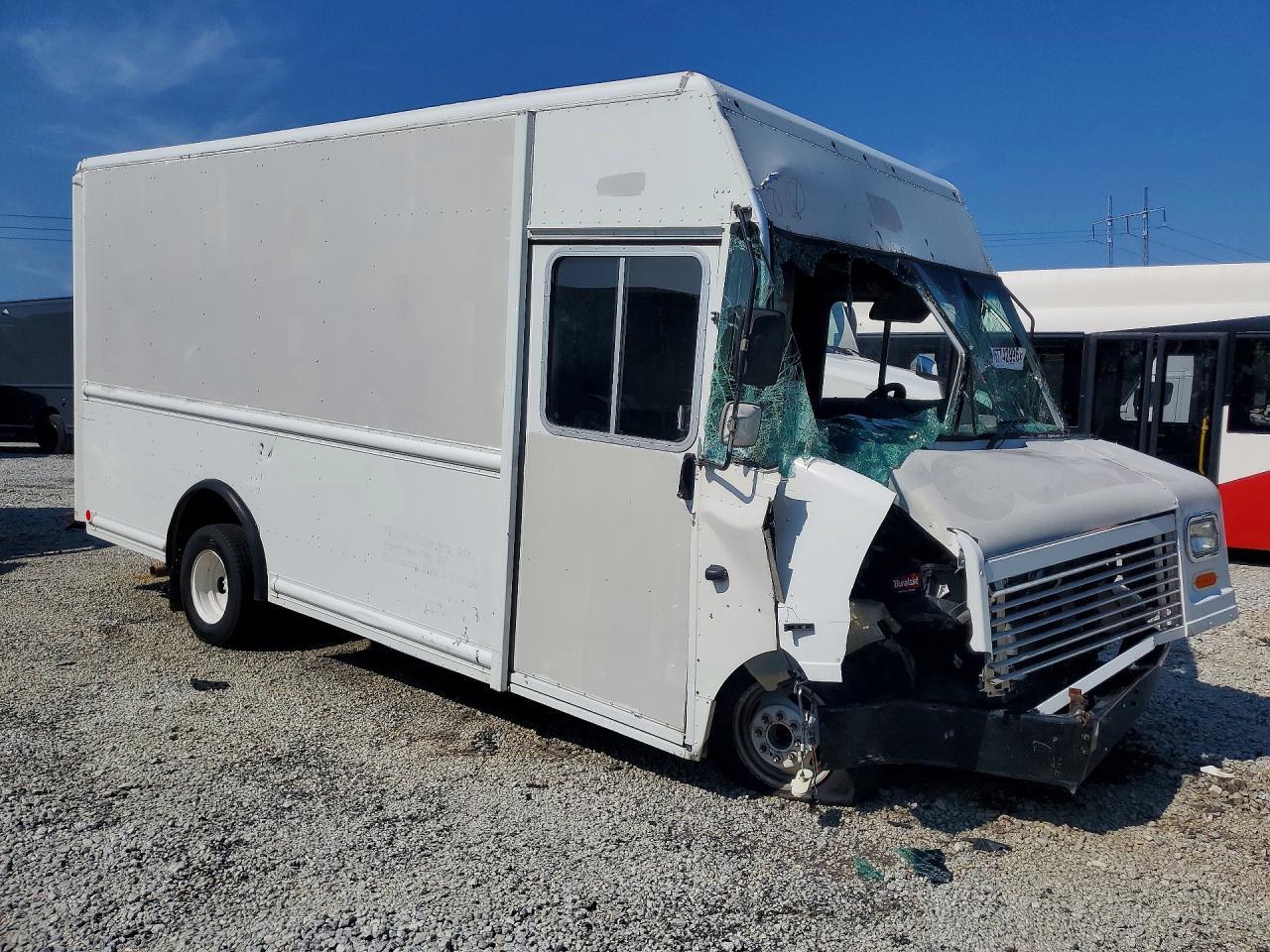 2021 Ford Econoline E450 Super Duty Commercial Stripped Chassis - Image 4