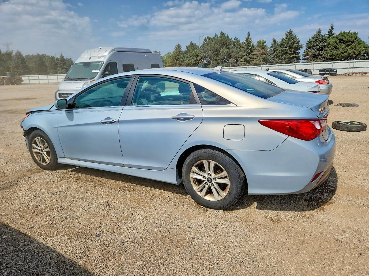 2014 Hyundai Sonata Gls - Image 2