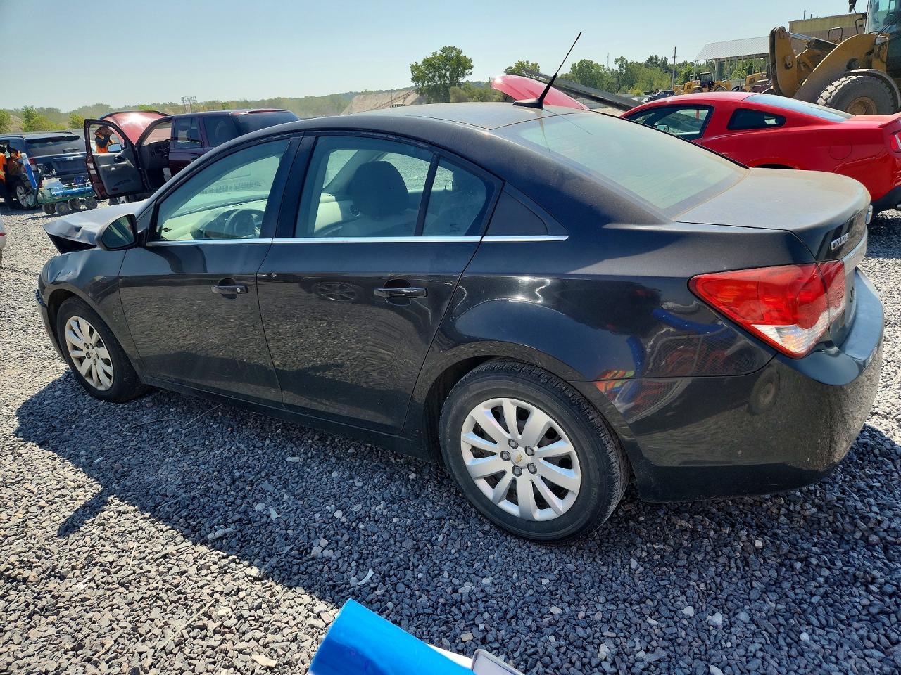 2011 Chevrolet Cruze Ls - Фото 2