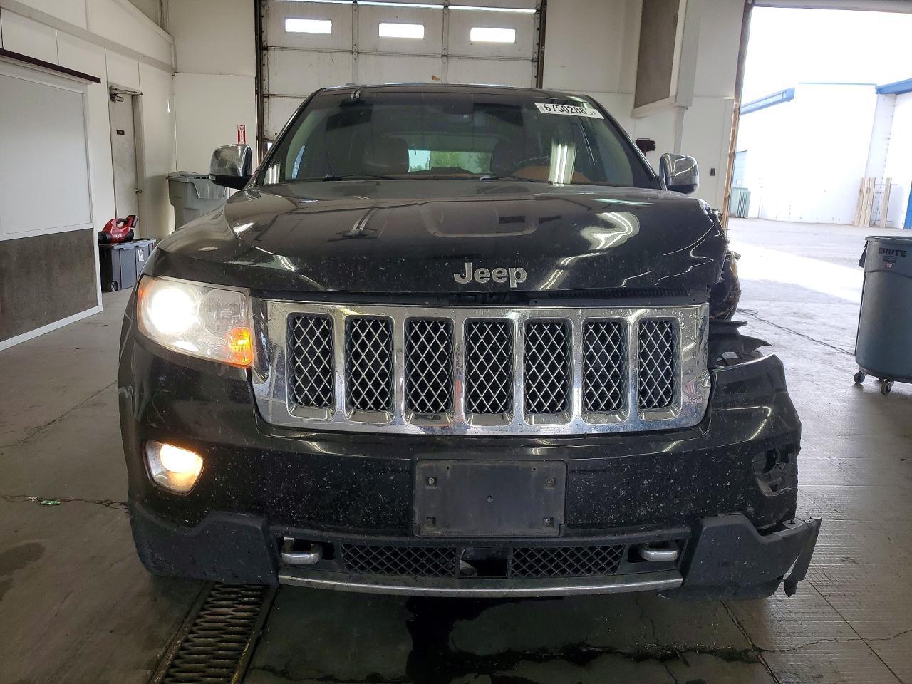 2012 Jeep Grand Cherokee Overland - Image 5