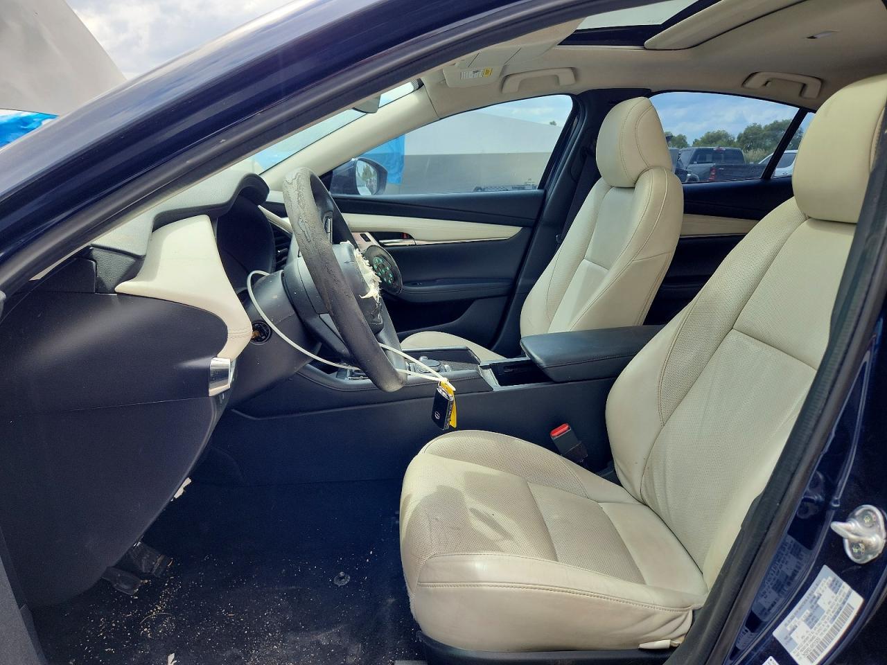 2022 Mazda 3 Premium - Image 7