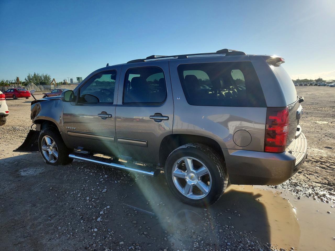 2013 Chevrolet Tahoe C1500 Lt - Image 2