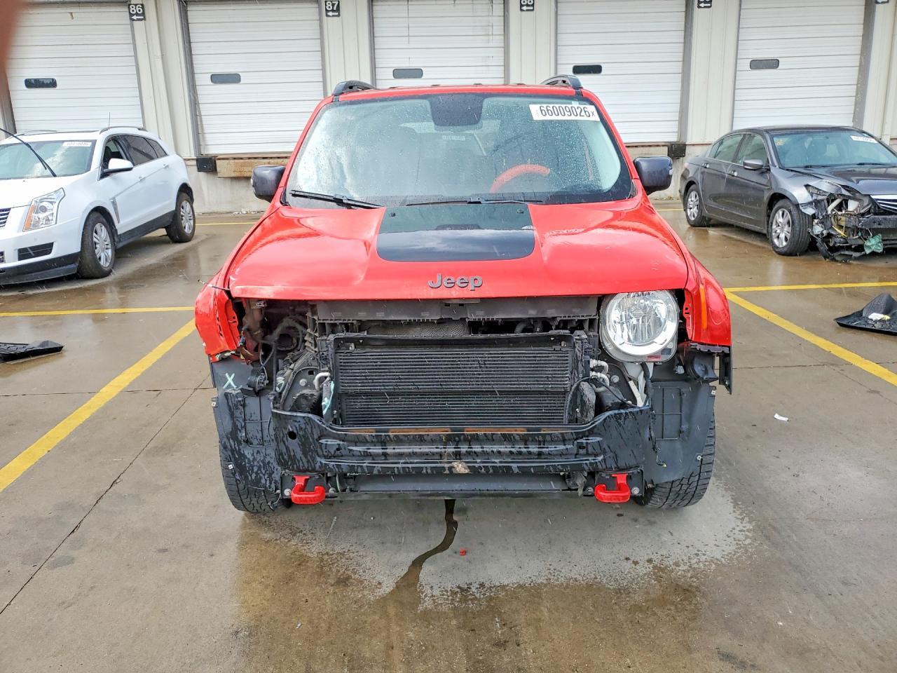 2016 Jeep Renegade Trailhawk - Image 5