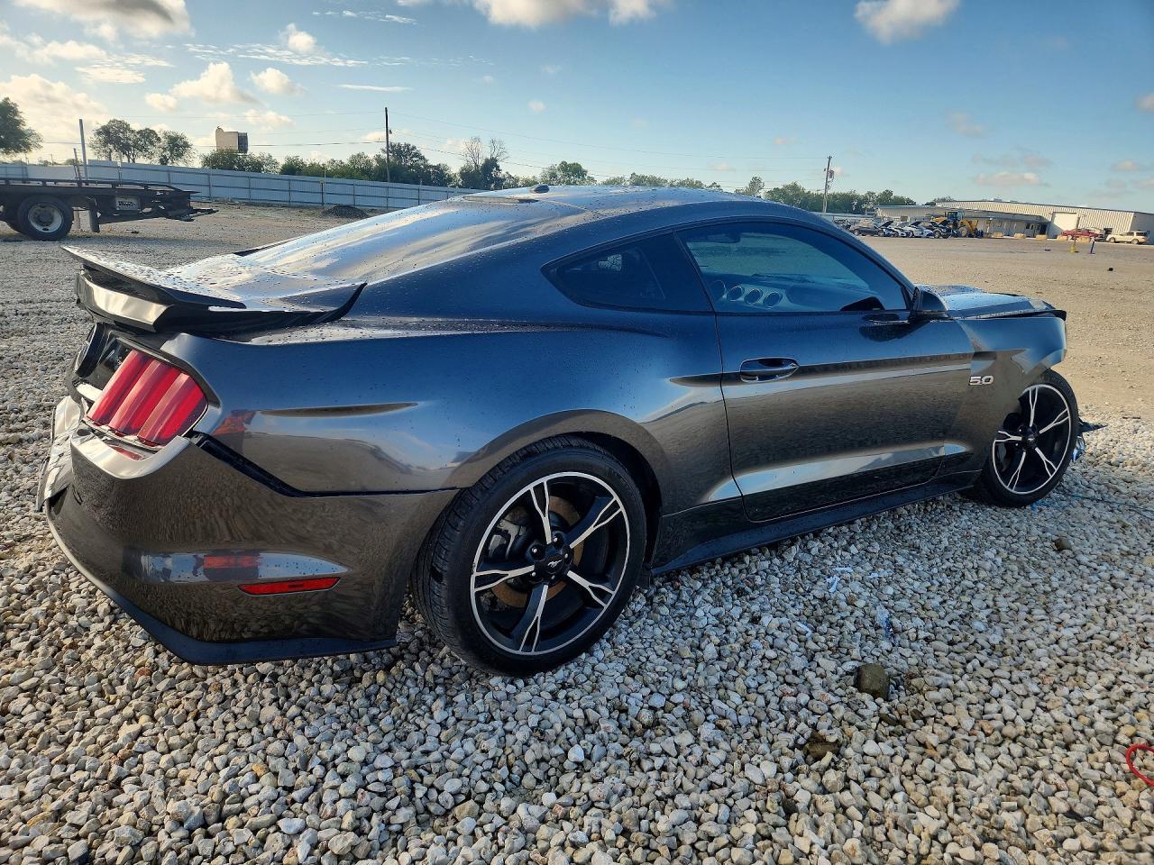 2017 Ford Mustang Gt - Image 3