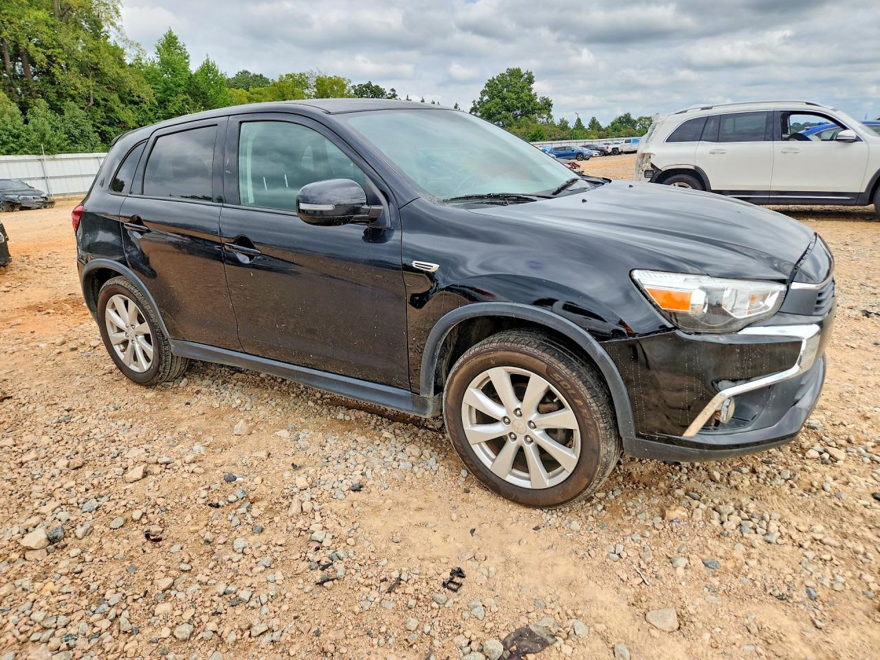 2017 Mitsubishi Outlander Sport Es - Image 4