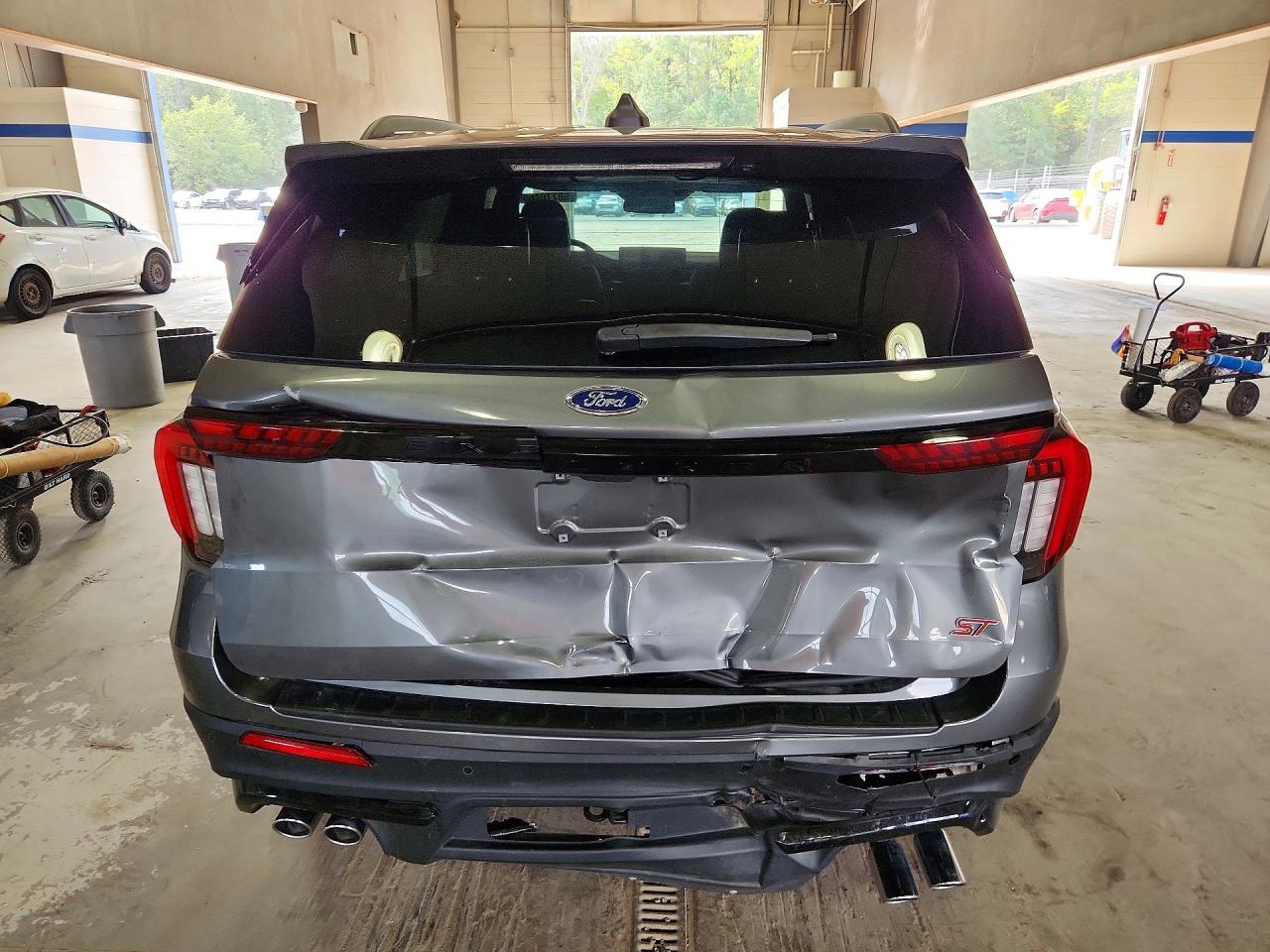 2025 Ford Explorer St - Фото 6